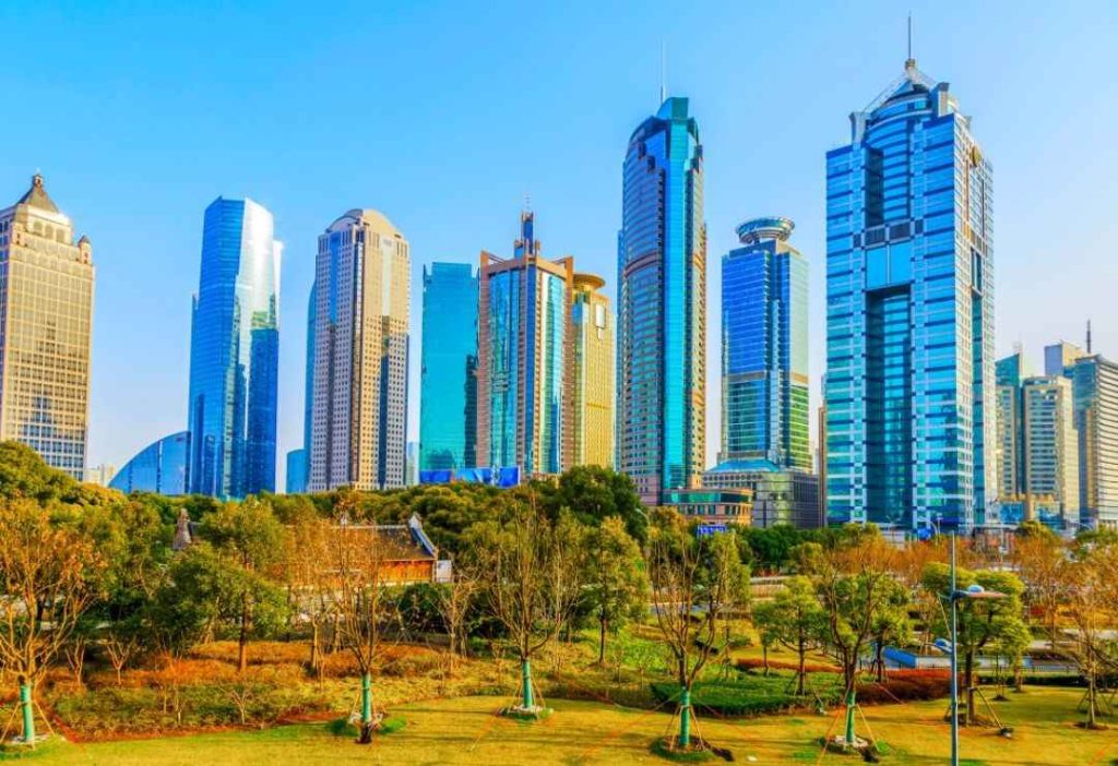 How Real Estate Agents in Dubai Help Expats Find the Right Property